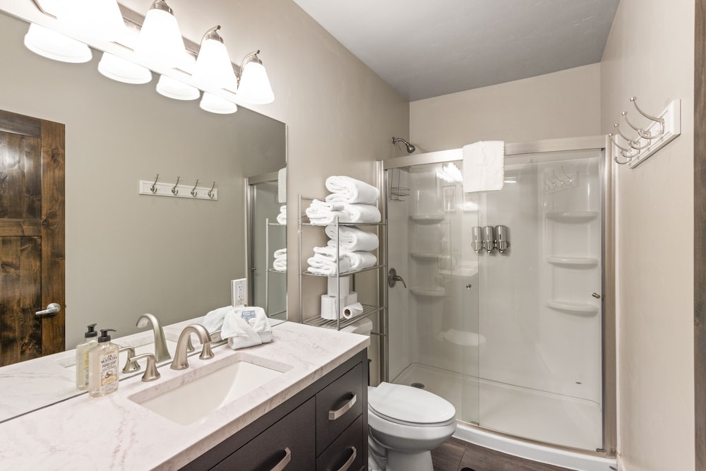 the yellowstone hideaway unit a