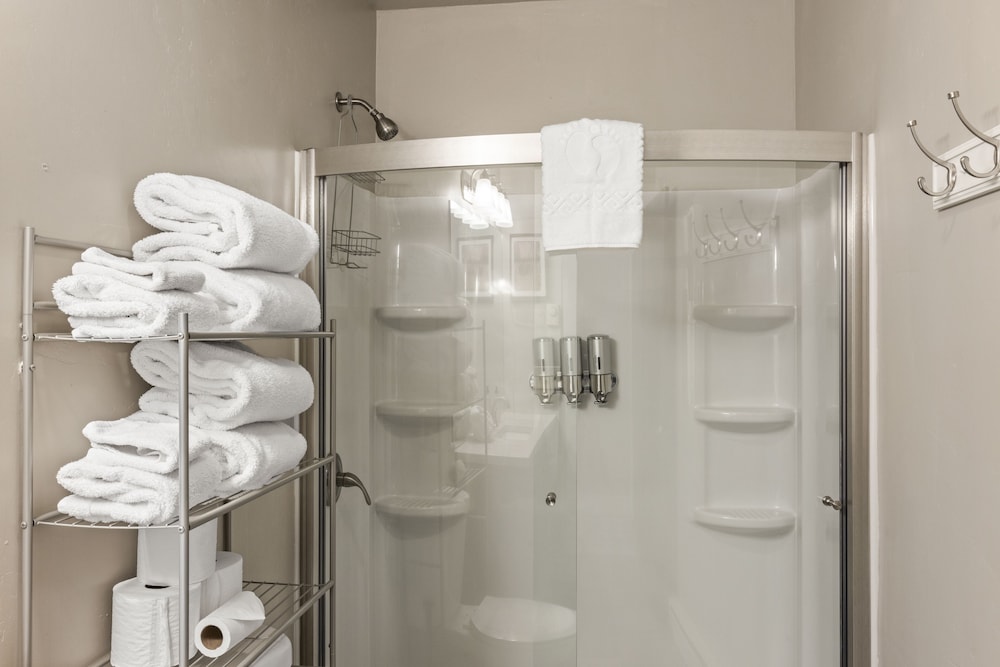 the yellowstone hideaway unit a