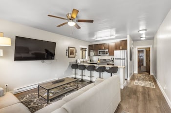 the yellowstone hideaway unit a