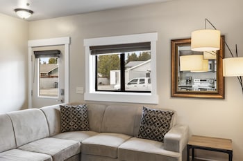 the yellowstone hideaway unit a