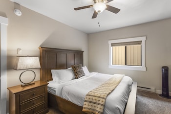 the yellowstone hideaway unit a