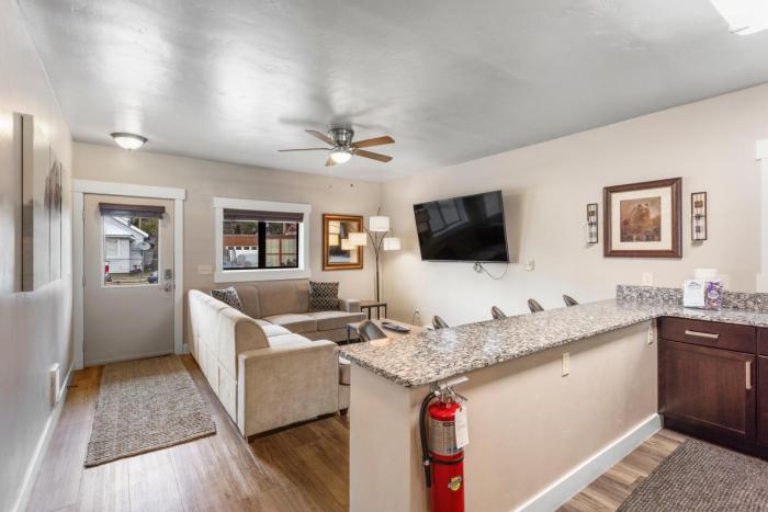 the yellowstone hideaway unit a