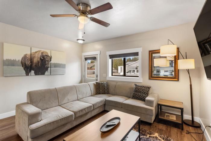 the yellowstone hideaway unit a