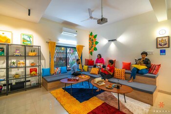 zostel pune