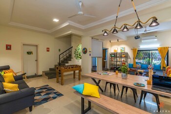 zostel pune