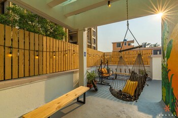 zostel pune