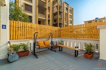 zostel pune