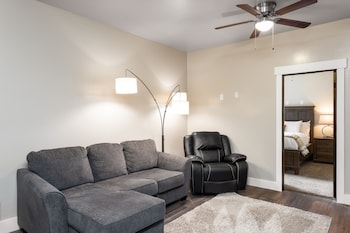 the yellowstone hideaway unit c