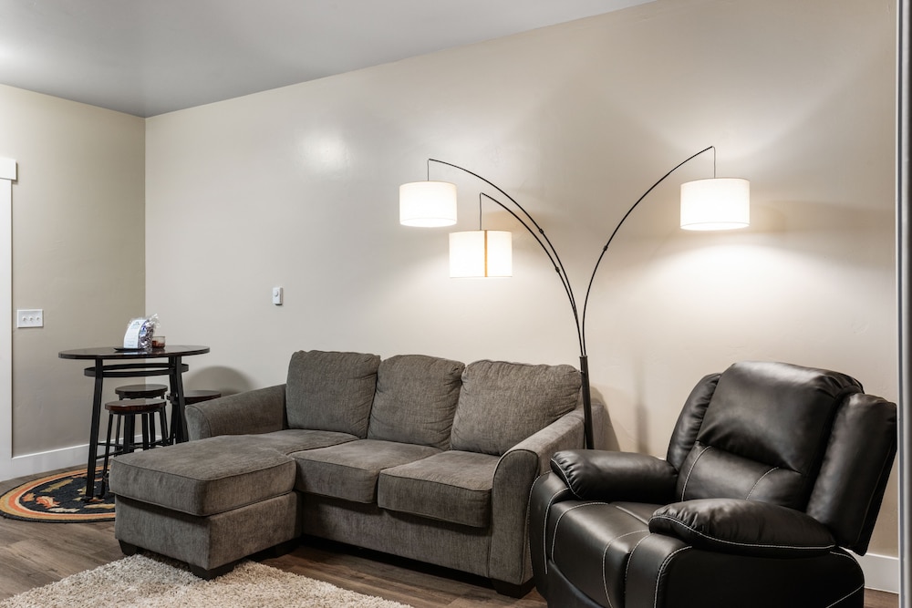 the yellowstone hideaway unit c