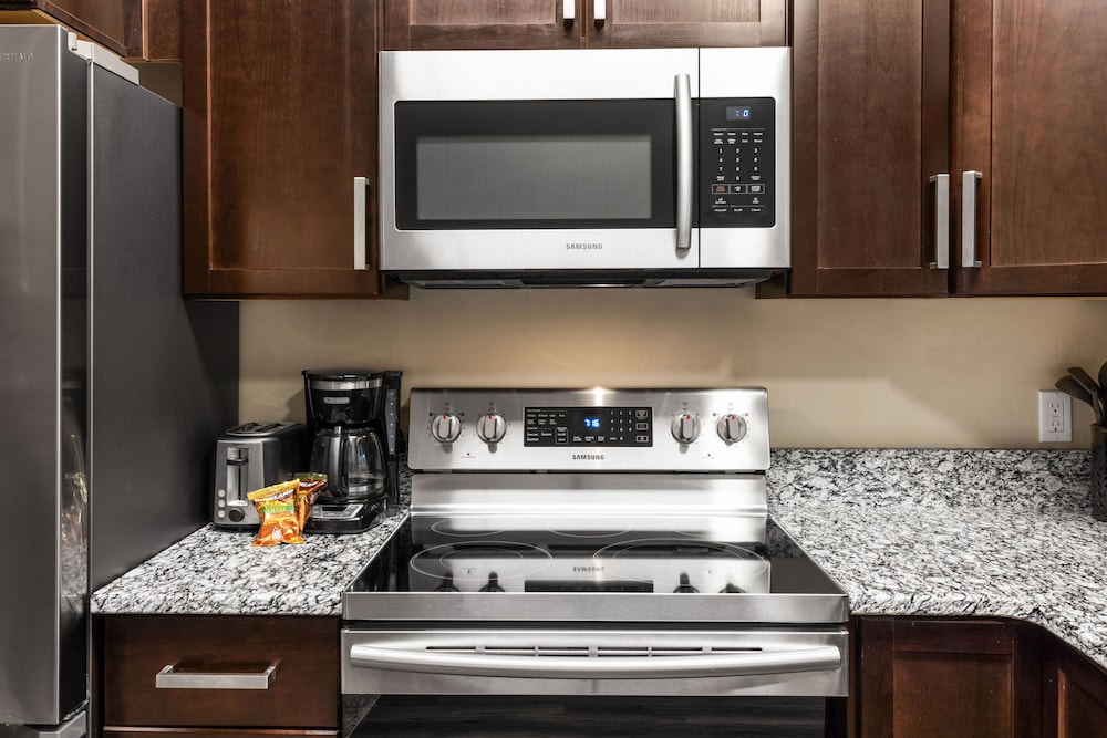 the yellowstone hideaway unit c