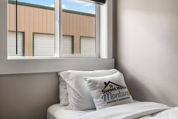 the yellowstone hideaway unit c