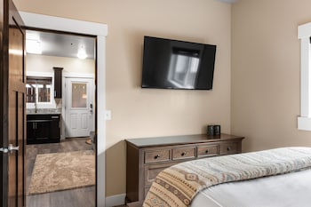 the yellowstone hideaway unit c