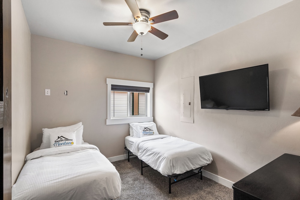 the yellowstone hideaway unit c