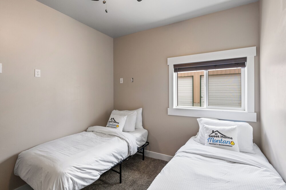 the yellowstone hideaway unit c