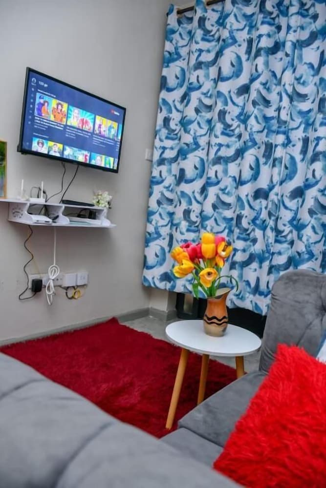 lux suites tsavo studios embakasi