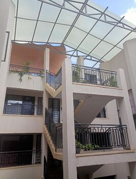 lux suites tsavo studios embakasi