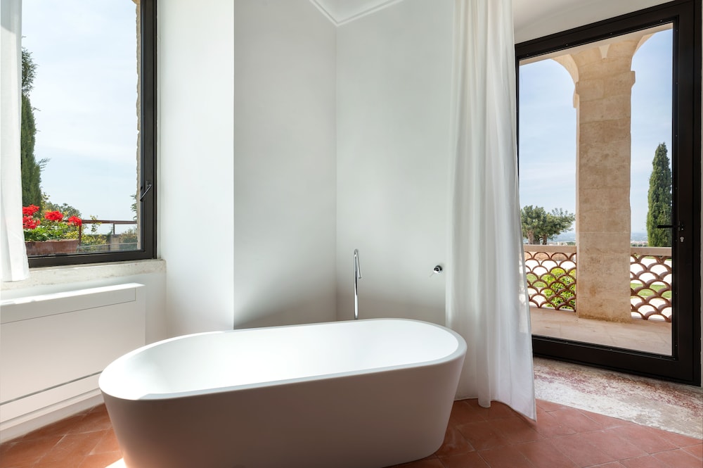 mastropa exclusive resort