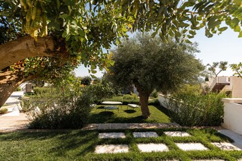 mastropa exclusive resort