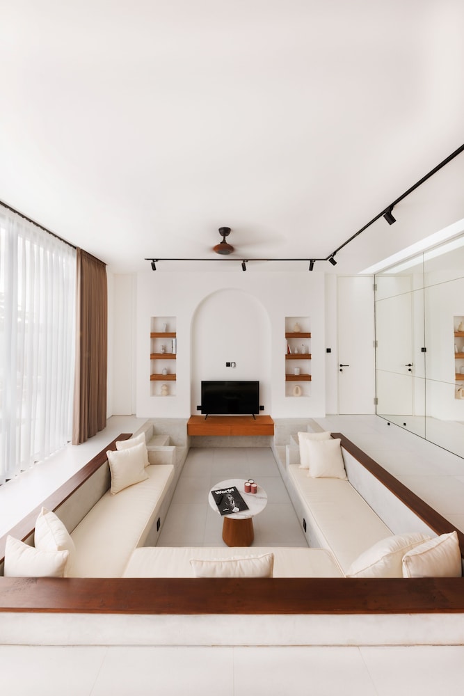 garden villa pererenan by breig