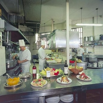 hotel paradiso