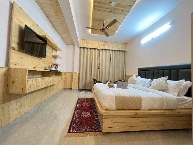 hotel cloud hills