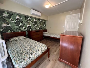 waikiki beachside hostel