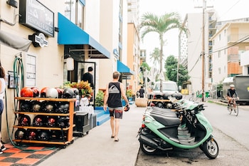 waikiki beachside hostel
