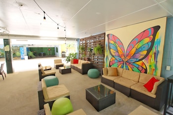 waikiki beachside hostel