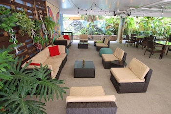 waikiki beachside hostel