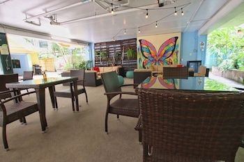 waikiki beachside hostel