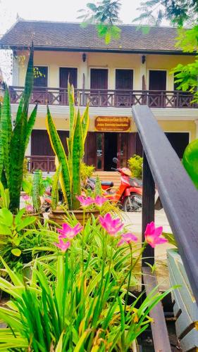 anisa mekong riverside villa
