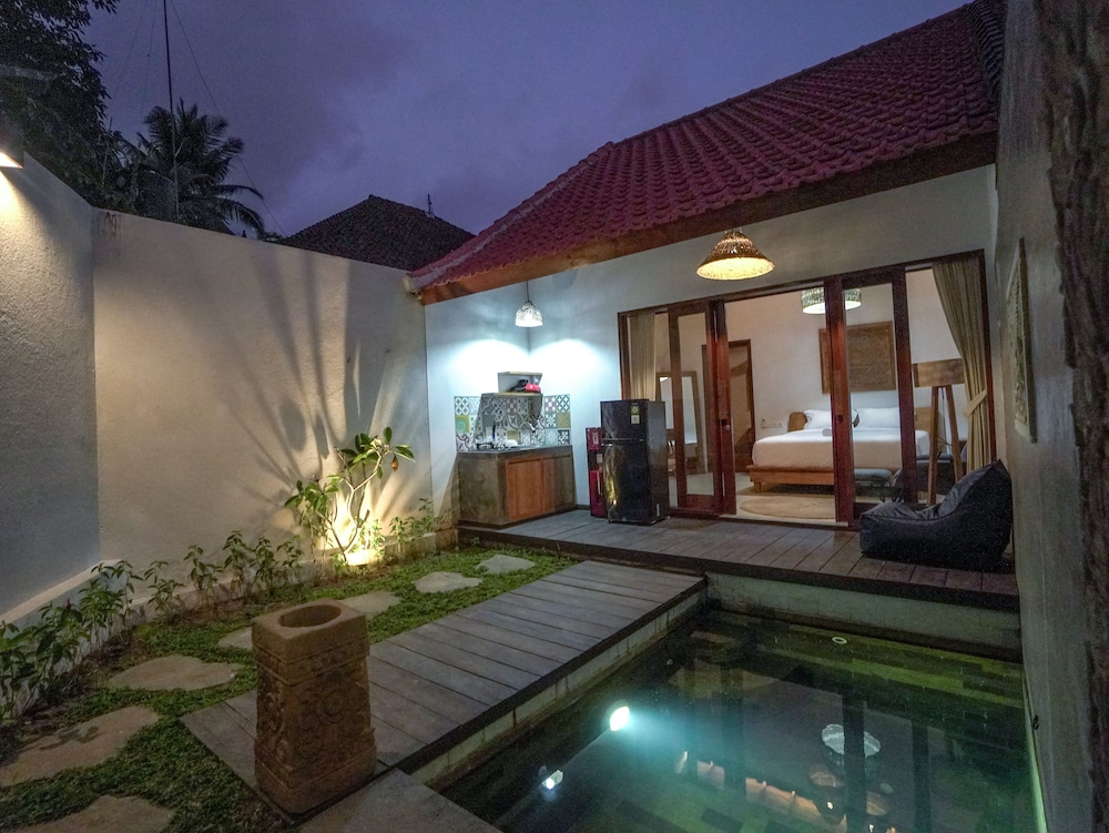 y conut ubud villa