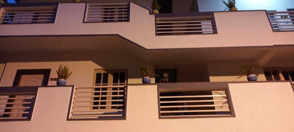 urban stay adams service apartment