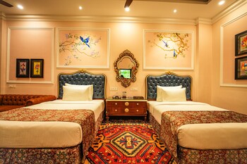 mayfair oasis resort and convention