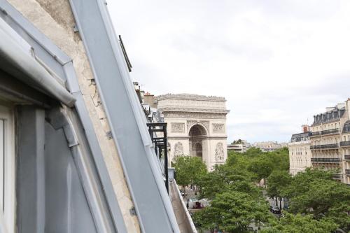 Stella,Batignolles>>Arc De Triomphe,3 star