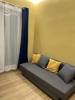 vomero suite and deluxe room