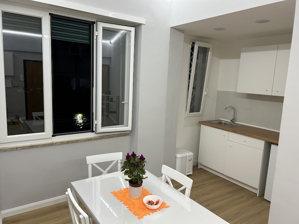 vomero suite and deluxe room
