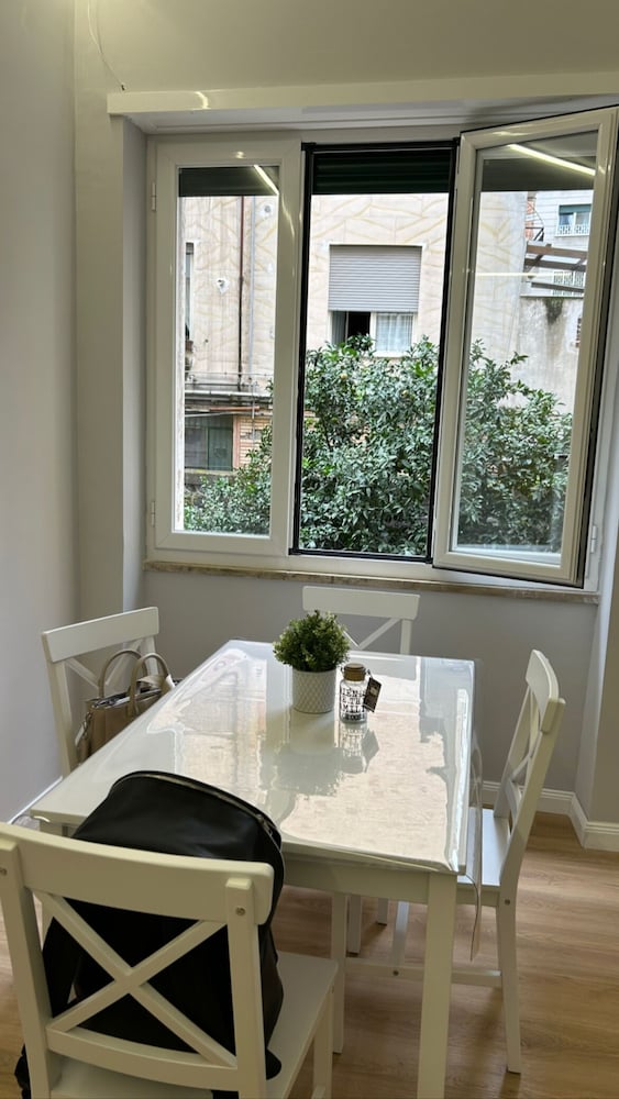vomero suite and deluxe room
