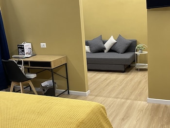 vomero suite and deluxe room