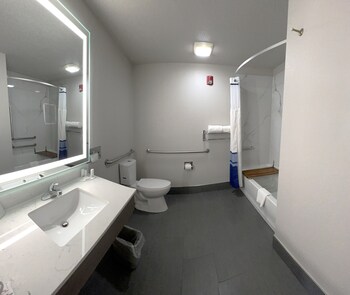 baymont by wyndham paw paw