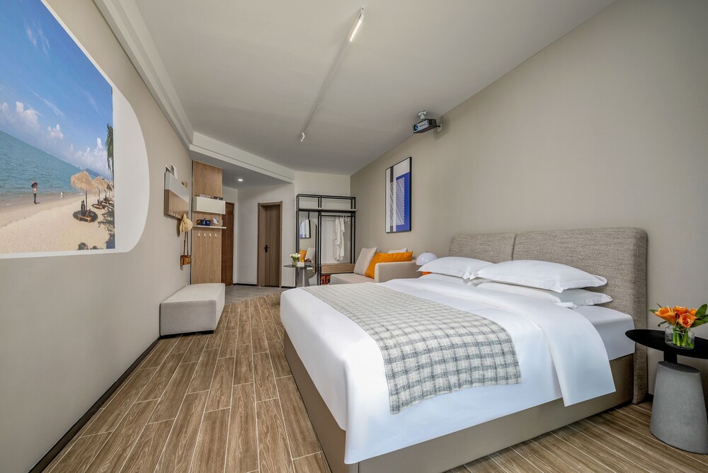 poltton international hotel