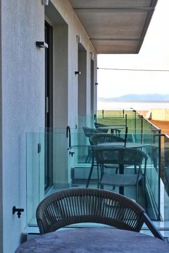 balance accommodation