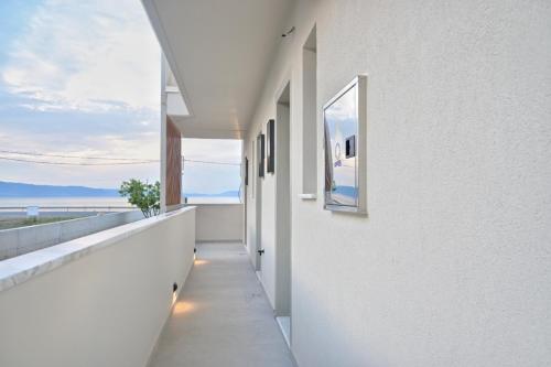 balance accommodation