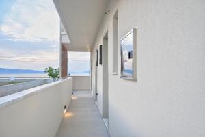 balance accommodation