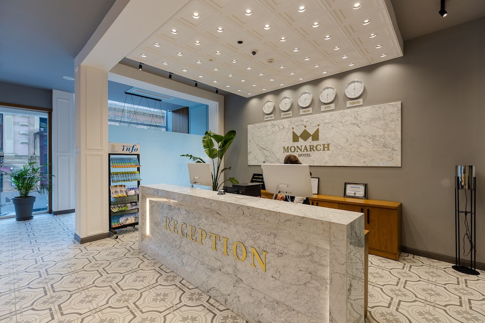 hotel monarch