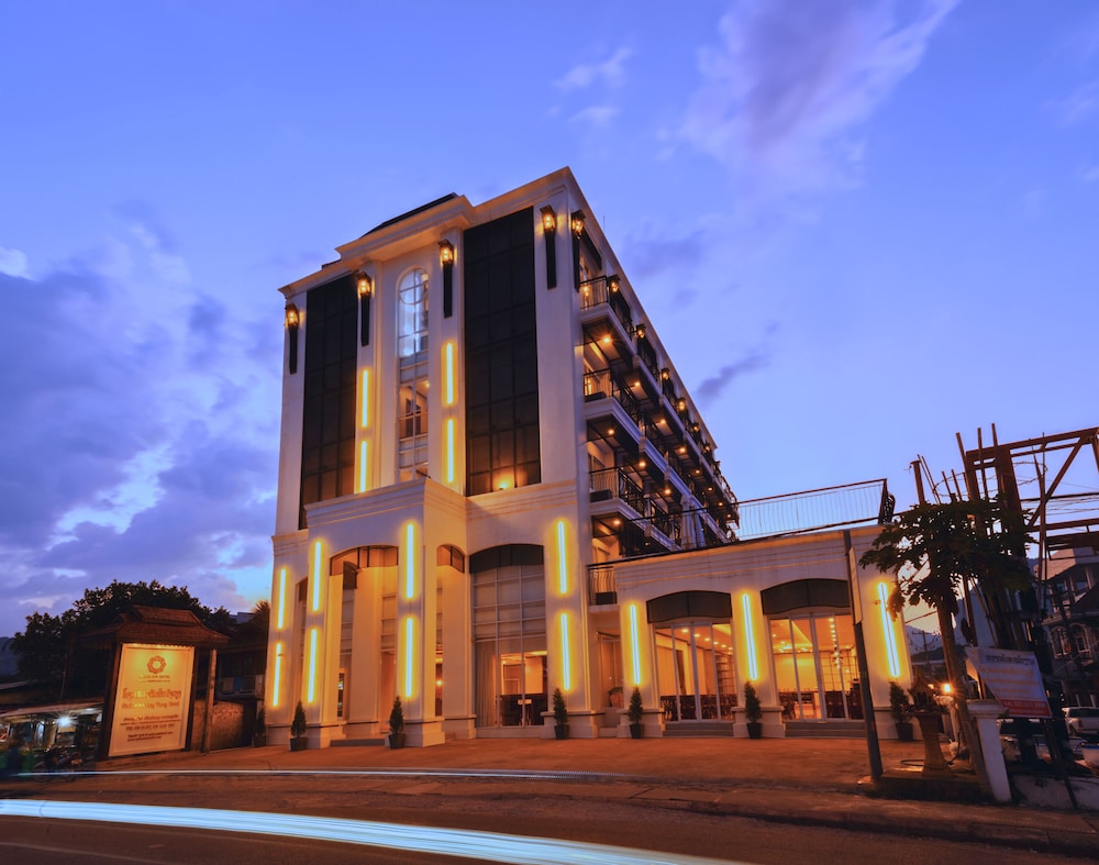 oudomsin vangvieng hotel