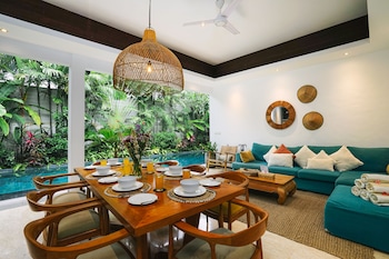 frangipani villa jingga at berawa