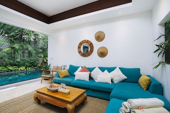 frangipani villa jingga at berawa