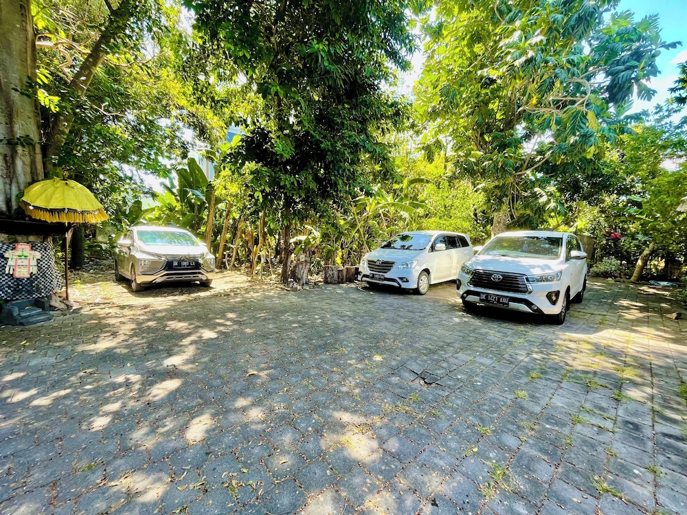 frangipani villa jingga at berawa