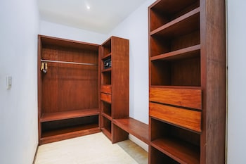 frangipani villa jingga at berawa